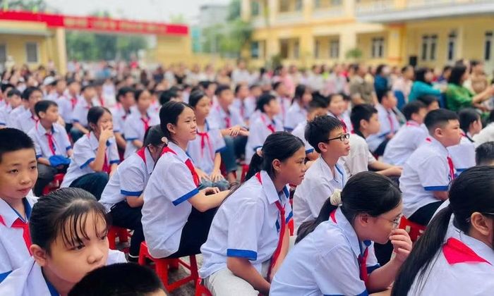 Học sinh Trường THCS Đông Thọ, phường Hàm Rồng (Thanh Hóa).