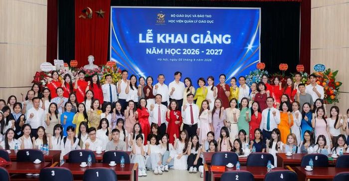Tập thể cán bộ, giảng viên, học viên, sinh viên Học viện Quản lý giáo dục hân hoan, sẵn sàng bước vào năm học mới.