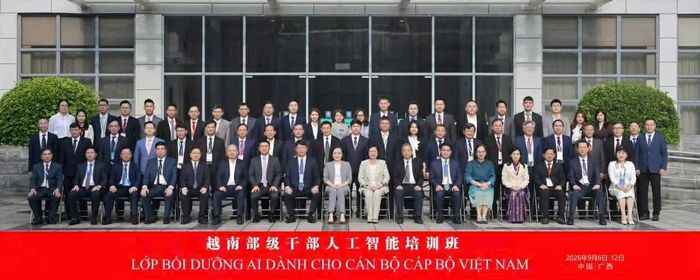Các đại biểu chụp ảnh chung. (Nguồn: Tổng Lãnh sự quán Việt Nam tại Nam Ninh)