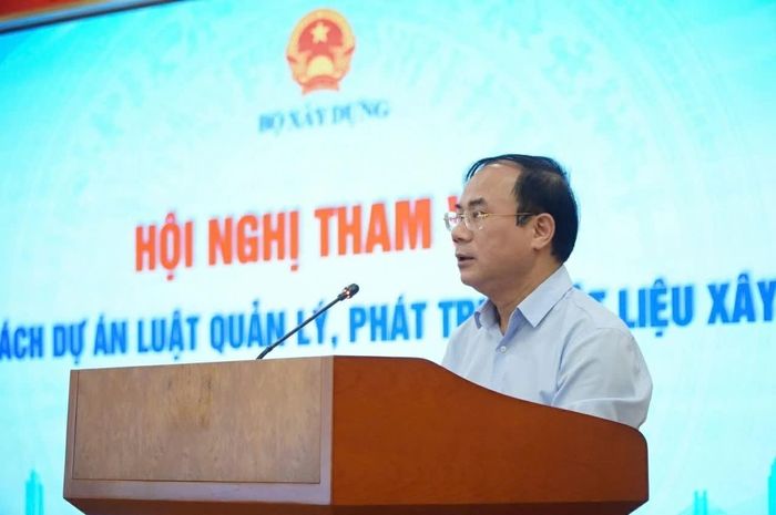 Thứ trưởng Bộ Xây dựng Nguyễn Văn Sinh phát biểu khai mạc Hội nghị. (Nguồn: Bộ Xây dựng)