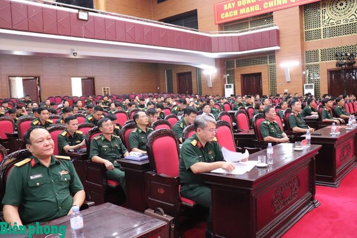 Đại biểu các cơ quan, đơn vị dự bế mạc hội nghị tập huấn. Ảnh: Viết Lam
