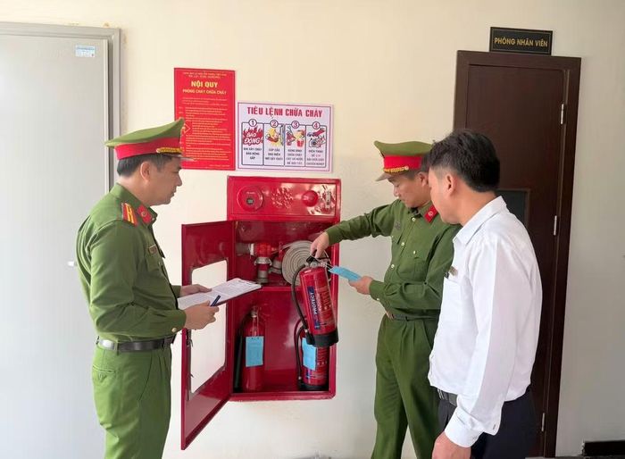 Kiểm tra định kỳ 1 năm một lần đối với cơ sở thuộc nhóm 1. Ảnh minh họa - Đức Minh