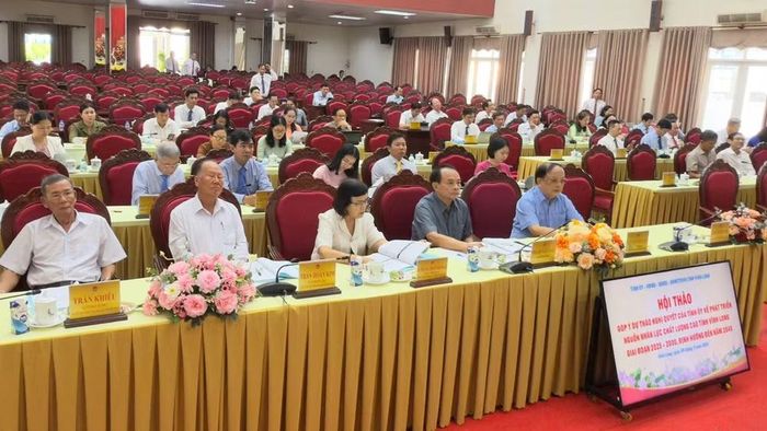 Các đại biểu lắng nghe nhiều tham luận tâm huyết đến từ các nhà quản lý, nhà khoa học và đại diện các cơ sở đào tạo, viện nghiên cứu. (Ảnh: Trí Trần)