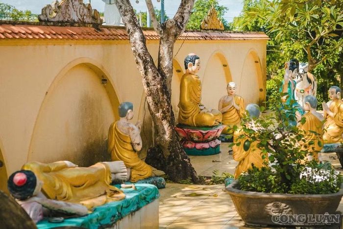 Chùa Giác Linh không chỉ nổi bật nhờ bề dày lịch sử mà còn là một kiệt tác kiến trúc, phản ánh trọn vẹn phong cách nghệ thuật của Phật giáo Nam tông Khmer. Mỗi chi tiết đều mang ý nghĩa sâu sắc, là nhịp cầu kết nối con người với thế giới tâm linh.