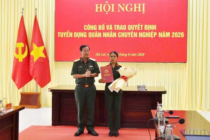 Tuyển dụng vợ chiến sĩ cứu 2 người dân khỏi điện giật vào Quân đội nhân dân Việt Nam (ảnh Quân Đoàn 34)