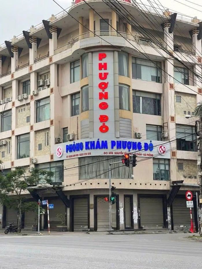 Sở Y tế phát hiện nhiều vi phạm và xử phạt Nhà thuốc Phượng Đỏ (hay còn gọi là Phòng khám Đa khoa Phượng Đỏ). Ảnh: Công an TP Hải Phòng