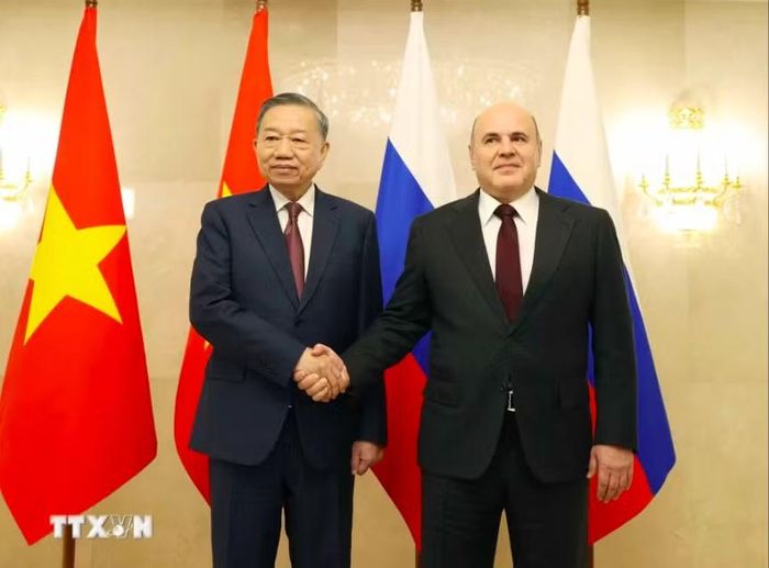 Tổng Bí thư, Chủ tịch nước Tô Lâm hội kiến Thủ tướng Nga M. Mishustin. Ảnh: TTXVN