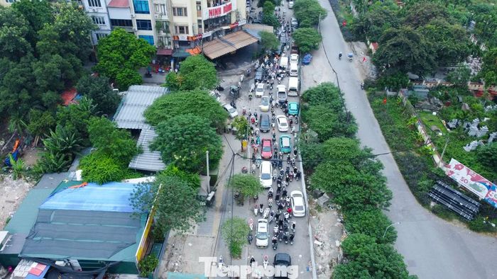 Đóng vai trò kết nối các trục đường chính ở phía Tây Thủ đô, dự án nối Đỗ Đức Dục - Mễ Trì khi hoàn thiện sẽ giúp việc đi lại thông suốt hơn. Theo đại diện UBND phường Từ Liêm, tuyến đường đang tập trung thi công để kịp về đích vào tháng 12.