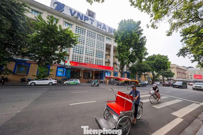 Tại khu vực Bưu điện Hà Nội, phương án nghiên cứu hạ giải một số công trình chưa phù hợp và tái hiện hình ảnh, hình thái kiến trúc đặc trưng của chùa Báo Ân cũ trong khuôn viên tòa nhà VNPT.