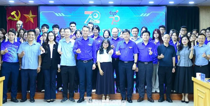 Các đại biểu và đoàn viên, hội viên, thanh niên tại chương trình khởi động Giải thưởng "Thanh niên sống đẹp" năm 2026. Ảnh: Xuân Tùng