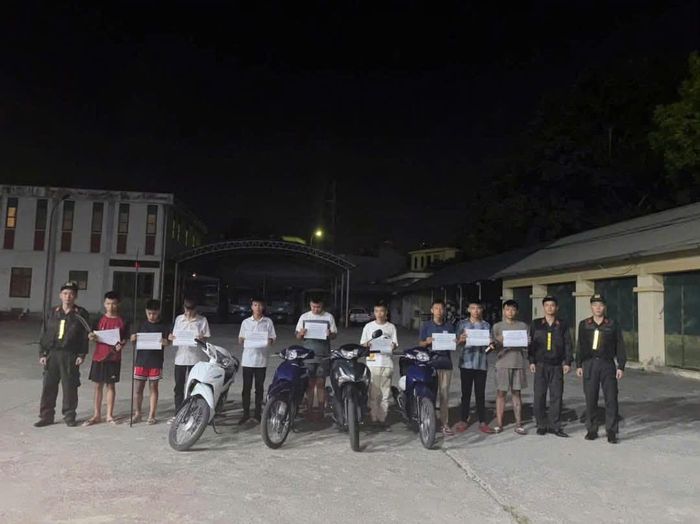 Nhóm đối tượng tại cơ quan công an