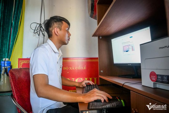 Anh Vũ Tuấn Anh (SN 1998), Trưởng thôn Đông Hạ