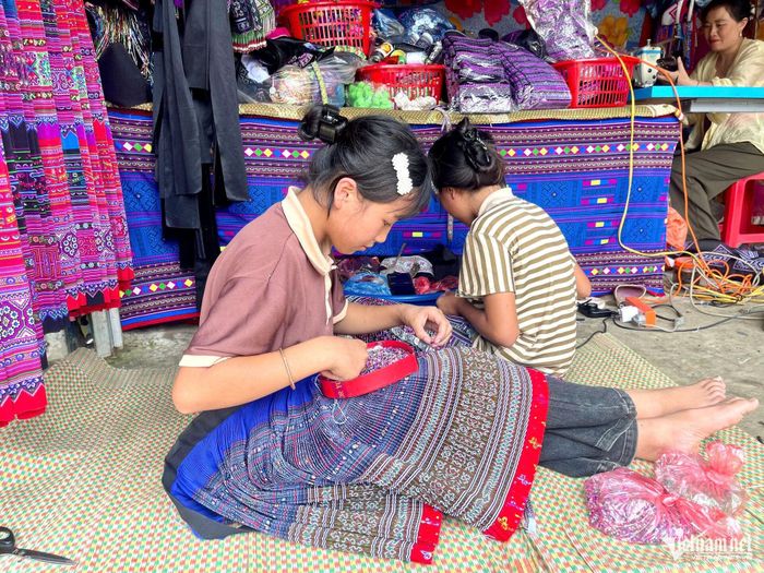 Việc làm sau đào tạo nghề cần được kết nối với đơn hàng và thị trường ổn định. Ảnh: Hoàng Quý