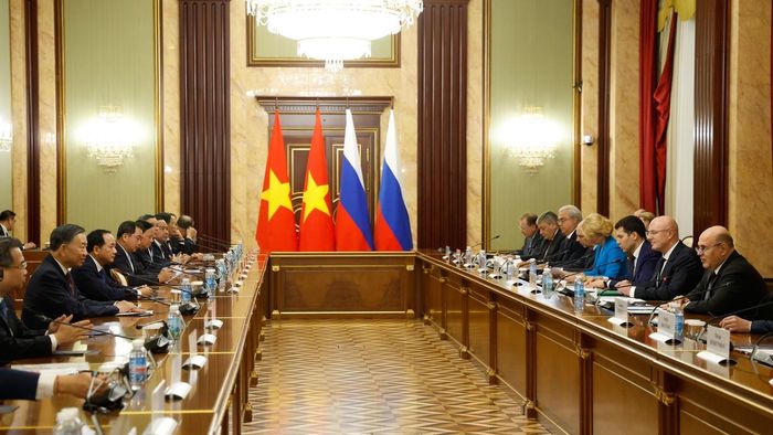 Tổng Bí thư, Chủ tịch nước đề nghị Nga quan tâm hỗ trợ Việt Nam đào tạo nguồn nhân lực chất lượng cao trong những ngành nghề mà Nga có thế mạnh và Việt Nam có nhu cầu. Ảnh: Chính phủ Nga