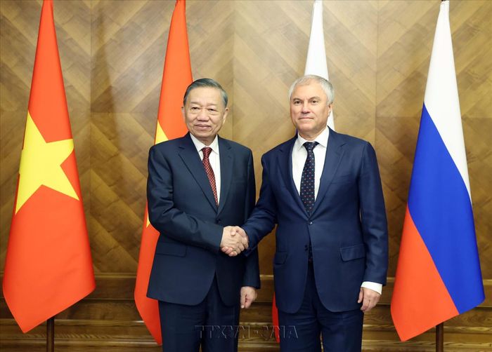 Tổng Bí thư, Chủ tịch nước Tô Lâm hội kiến Chủ tịch Duma Quốc gia Nga Vyacheslav Volodin. Ảnh: TTXVN