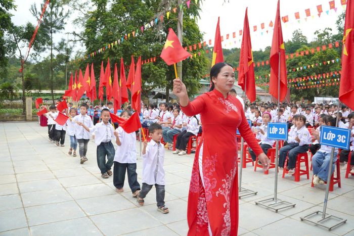 Trường Phổ thông nội trú Tiểu học và THCS Quang Trung (tỉnh Cao Bằng) đón chào học sinh lớp 1. Ảnh: Caobang.gov.vn
