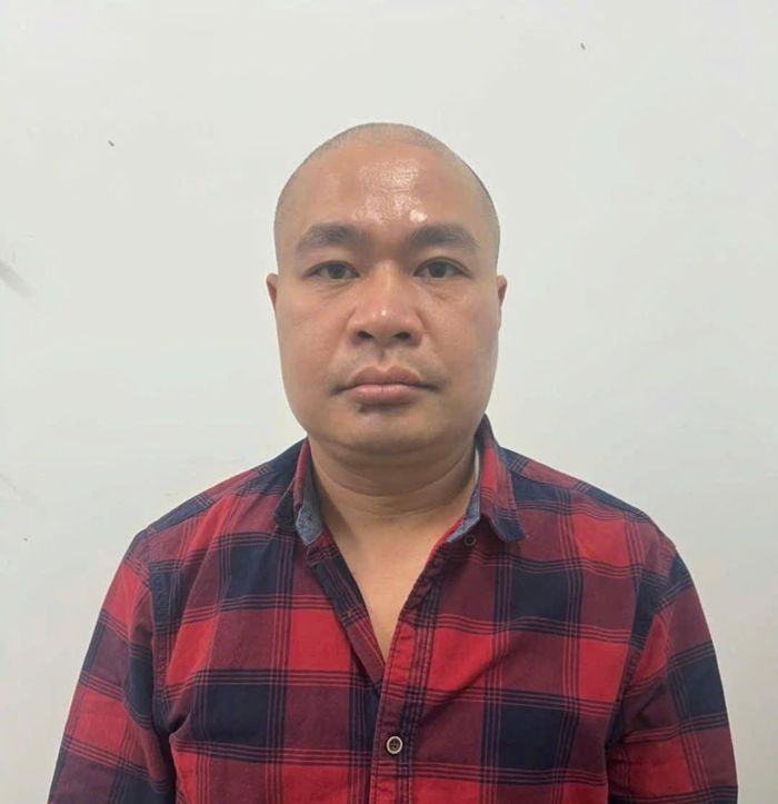  Tuấn "trọc" bị lực lượng Bộ Công an bắt giữ sau thời gian trốn truy nã. Ảnh: CACC