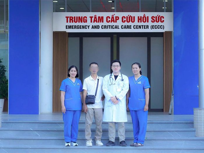 Ông L. thoát cửa tử nhờ gia đình tận dụng được thời gian vàng để duy trì sự sống trong khi chờ nhân viên y tế cấp cứu chuyên sâu. Ảnh: BVCC