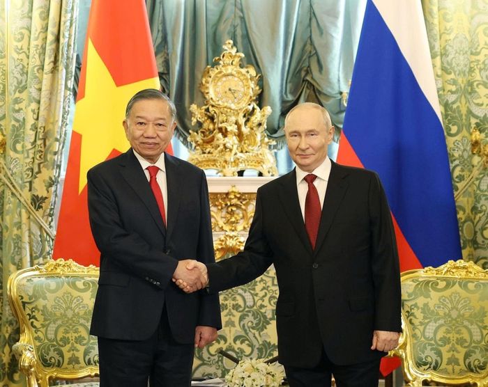 Tổng Bí thư, Chủ tịch nước Tô Lâm và Tổng thống Liên bang Nga Vladimir Putin. Ảnh: TTXVN
