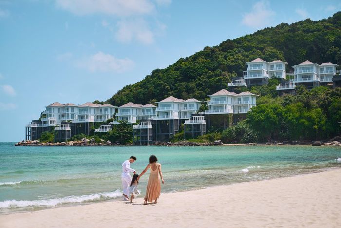 Những resort bên những bãi biển đẹp nhất hành tinh tại Phú Quốc khiến kỳ nghỉ trở nên “đáng giá” hơn. Ảnh: Premier Village Phu Quoc