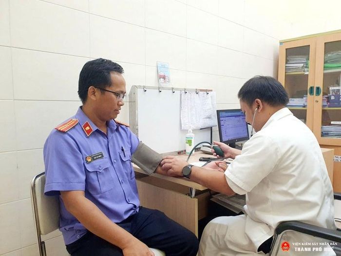 Việc khám sức khỏe nhằm chăm lo cho công chức, người lao động đảm bảo sức khỏe để thực hiện tốt nhiệm vụ.