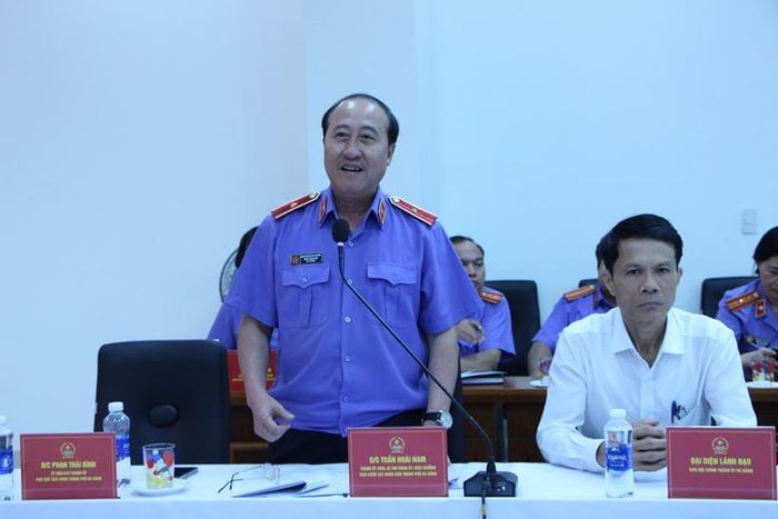 Đồng chí Trần Hoài Nam - Viện trưởng VKSND TP Đà Nẵng tiếp thu ý kiến của Đoàn khảo sát thực hiện Nghị quyết số 205/2025/QH15.