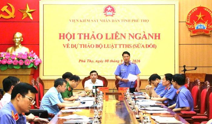 Đồng chí Nguyễn Minh Tiến - Viện trưởng VKSND tỉnh Phú Thọ phát biểu kết luận.