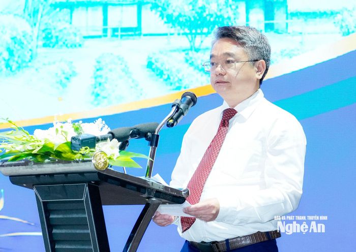 Phó Vụ trưởng Vụ Kinh tế địa phương và lãnh thổ (Bộ Tài chính) Nguyễn Xuân Minh phát biểu tại hội nghị. Ảnh: Phạm Bằng
