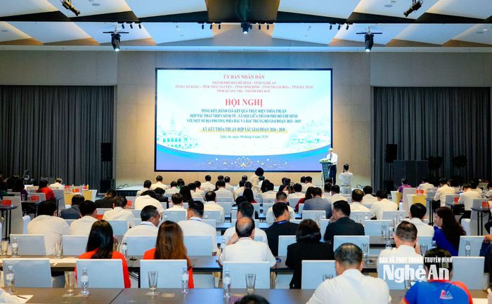 Toàn cảnh Hội nghị tổng kết triển khai thực hiện Thỏa thuận hợp tác phát triển kinh tế - xã hội giữa Thành phố Hồ Chí Minh với các địa phương phía Bắc và Bắc Trung Bộ giai đoạn 2023 – 2025.