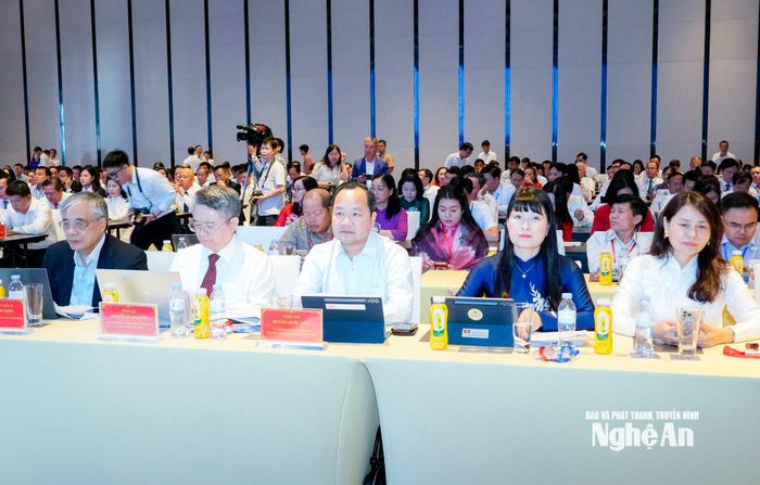 Các đại biểu dự Hội nghị tổng kết, đánh giá kết quả triển khai thực hiện Thỏa thuận hợp tác phát triển kinh tế - xã hội giữa TP. Hồ Chí Minh với các tỉnh phía Bắc và Bắc Trung Bộ giai đoạn 2023 - 2025. Ảnh: Phạm Bằng
