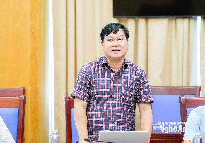 Phó Giám đốc Sở Dân tộc và Tôn giáo Lương Văn Khánh phát biểu tại cuộc họp. Ảnh: TL