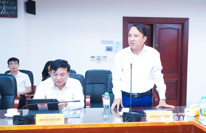 Đồng chí Dương Đình Chỉnh - Ủy viên Ban Thường vụ Tỉnh ủy, Phó Chủ tịch Thường trực HĐND tỉnh phát biểu tại hội nghị. Ảnh: Mai Hoa