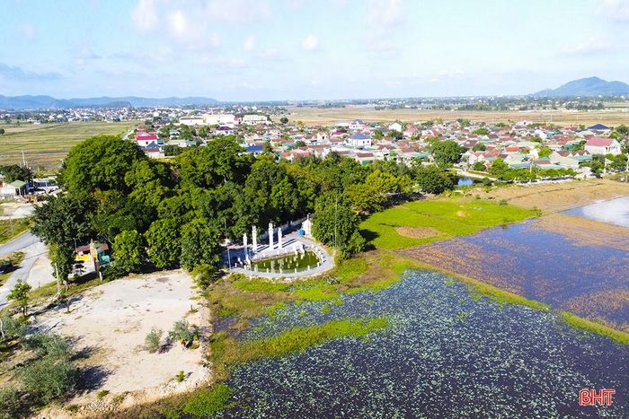 Đền Cả (xã Đông Kinh), nơi diễn ra các cuộc hội họp bí mật của tổ chức Đảng địa phương trong phong trào Xô viết 1930 - 1931.