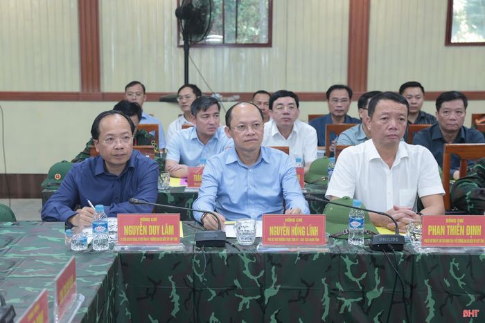Đồng chí Nguyễn Duy Lâm – Ủy viên Trung ương Đảng, Bí thư Tỉnh ủy, Bí thư Đảng ủy Quân sự tỉnh, Trưởng ban Chỉ đạo; Nguyễn Hồng Lĩnh – Phó Bí thư Thường trực Tỉnh ủy, Chủ tịch HĐND tỉnh, Phó Trưởng ban Chỉ đạo; Phan Thiên Định – Phó Bí thư Tỉnh ủy, Chủ tịch UBND tỉnh, Phó Trưởng ban Chỉ đạo tại cuộc làm việc.