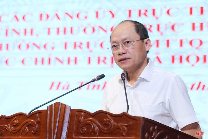 Đồng chí Nguyễn Hồng Lĩnh - Phó Bí thư Thường trực Tỉnh ủy, Chủ tịch HĐND tỉnh kết luận hội nghị.