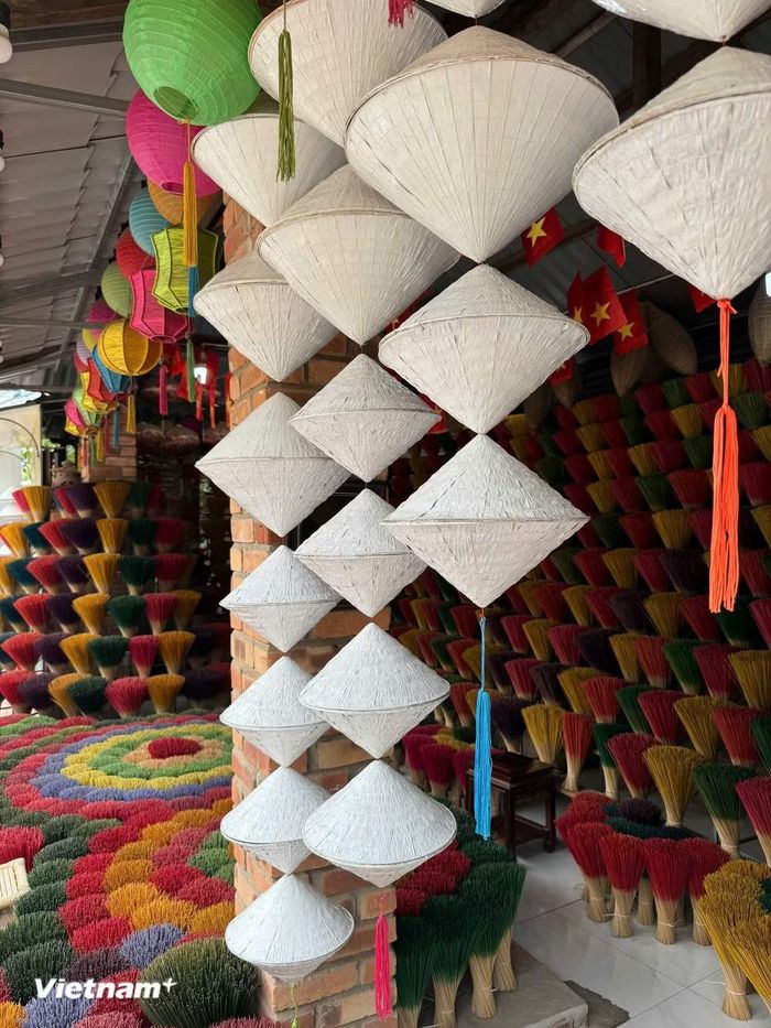 Từ một làng nghề thủ công, Thủy Xuân dần hình thành một không gian trải nghiệm. (Nguồn: Vietnam+)