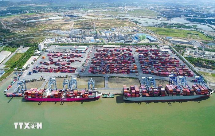 Toàn cảnh hệ thống cảng biển Cái Mép - Thị Vải và các khu công nghiệp liền kề. (Ảnh: Huỳnh Sơn/TTXVN)