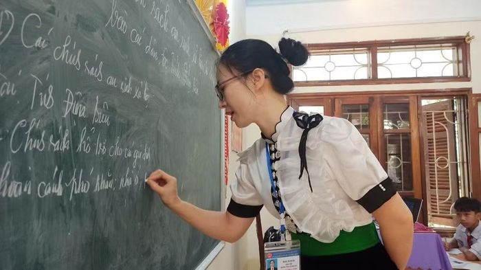 Ngành giáo dục đặt mục tiêu giải quyết điểm nghẽn về giáo viên và cơ sở vật chất. (Ảnh: Vietnam+)