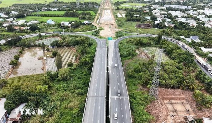 Khu vực thực hiện Dự án cải tạo nút giao An Bình (trên địa bàn phường Mỹ Trà, tỉnh Đồng Tháp). (Ảnh: Nhựt An/TTXVN)
