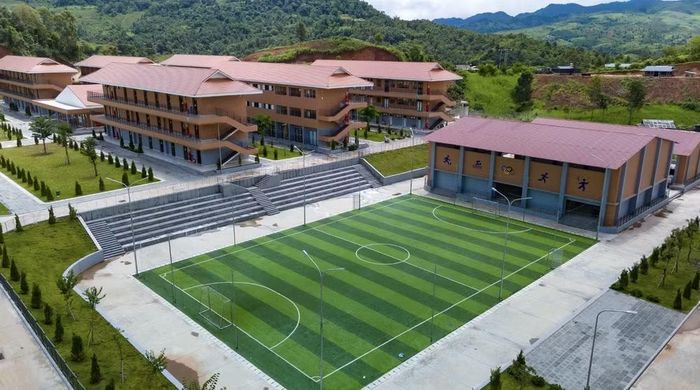 Trường nội trú liên cấp vùng biên là một trong những giải pháp thiết thực, cụ thể nhằm rút ngắn khoảng cách giáo dục vùng miền. (Ảnh: Hoài Nam/Vietnam+)