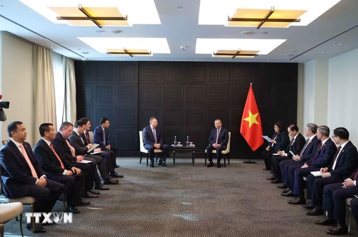 Tổng Bí thư, Chủ tịch nước Tô Lâm tiếp ông Sergei Kudryashov, Tổng Giám đốc Công ty Cổ phần Zarubezhneft. (Ảnh: Thống Nhất/TTXVN)