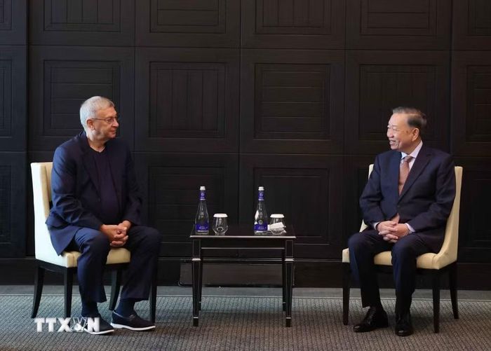 Tổng Bí thư, Chủ tịch nước Tô Lâm tiếp ông Vladimir Yevtushenkov, Nhà sáng lập Công ty Cổ phần đại chúng AFK Sistema. (Ảnh: Thống Nhất/TTXVN)