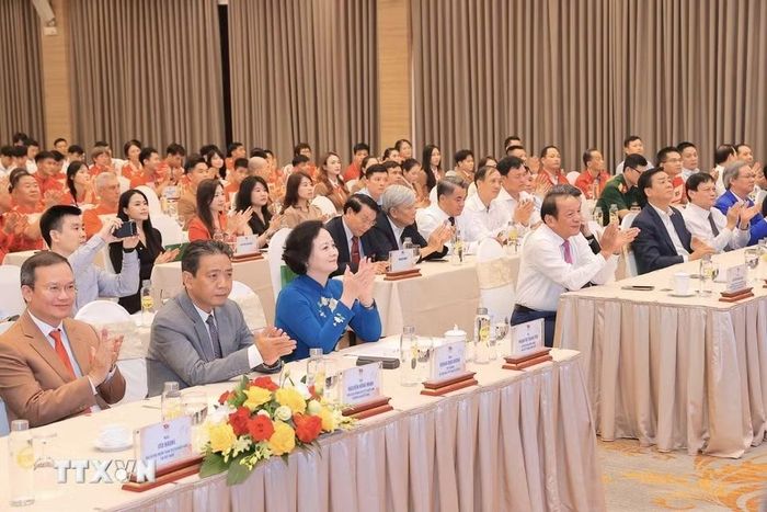 Bí thư Trung ương Đảng, Phó Thủ tướng Phạm Thị Thanh Trà cùng các đại biểu tham dự lễ xuất quân. (Ảnh: Minh Quyết/TTXVN)