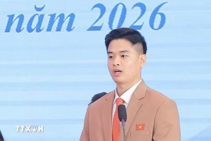 Xạ thủ Phạm Quang Huy đại diện VĐV tham dự ASIAD 20 phát biểu.(Ảnh: Minh Quyết/TTXVN)