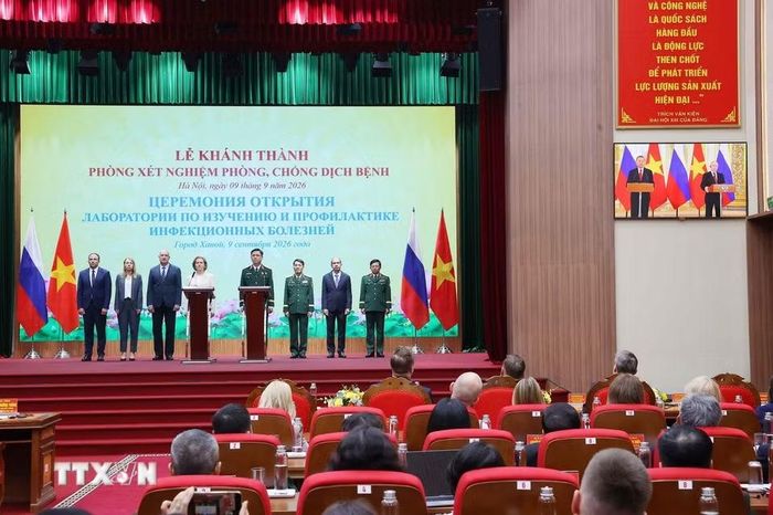 Tổng Bí thư, Chủ tịch nước Tô Lâm và Tổng thống Liên bang Nga Vladimir Putin dự và phát biểu trực tuyến tại điểm cầu nước Nga. (Ảnh: Văn Điệp/TTXVN)