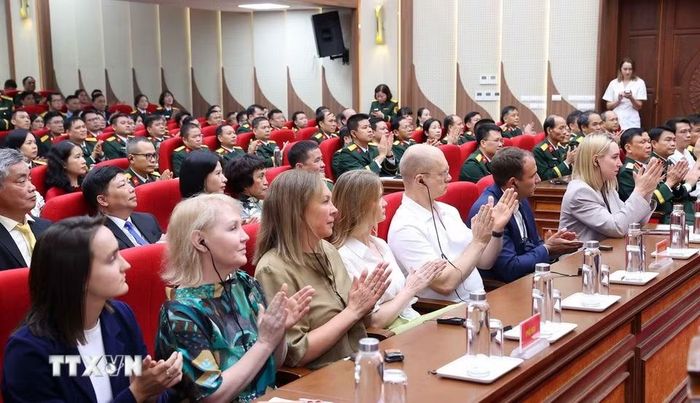 Các đại biểu dự buổi lễ. (Ảnh: Văn Điệp/TTXVN)