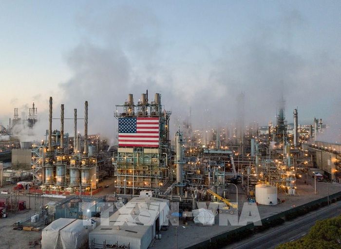 Nhà máy lọc dầu ở California, Mỹ. Ảnh: AFP/TTXVN