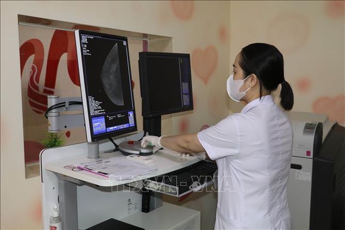 Bệnh viện Sản Nhi Ninh Bình, tỉnh Ninh Bình phát triển nhiều kỹ thuật y học chuyên sâu với trang thiết bị hiện đại.