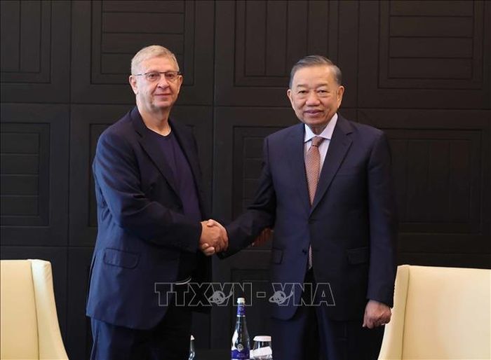 Tổng Bí thư, Chủ tịch nước Tô Lâm tiếp ông Vladimir Yevtushenkov, Nhà sáng lập Công ty Cổ phần đại chúng AFK Sistema. Ảnh: Thống Nhất/TTXVN