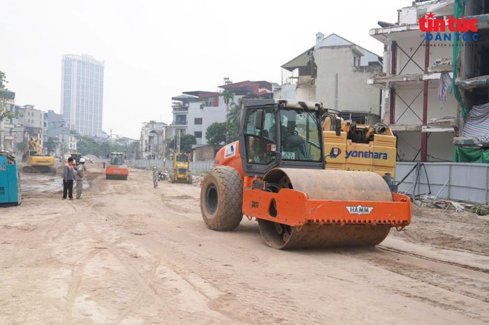 TP Hà Nội đặt mục tiên hoàn thành tuyến đường trước ngày 10/10. Khi tuyến đường hoàn thành sẽ nâng cao năng lực kết nối, tạo động lực phát triển kinh tế-xã hội và chỉnh trang đô thị.